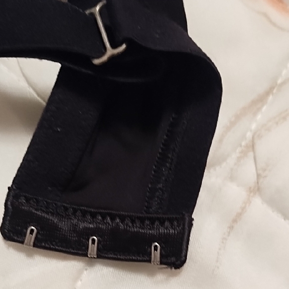 Victoria's Secret Classic Black Bra - Picture 5 of 6